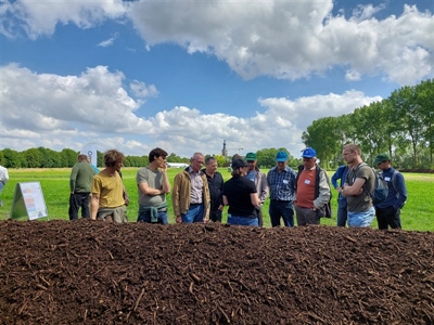 Demo boerderijcompostering op het agro-ecologisch proefplatform