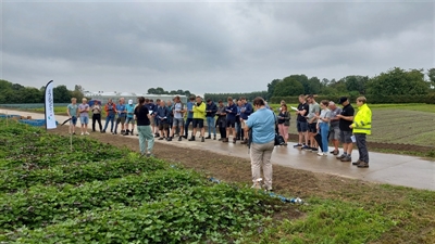 Bataat sector verzamelt voor proefveldbezoek